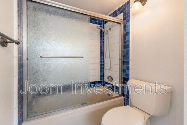 Building Photo - 444 S Los Robles Ave