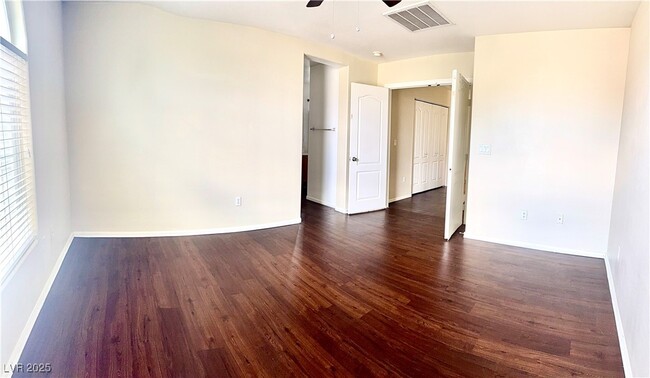 Building Photo - 4019 Benevolent Dr