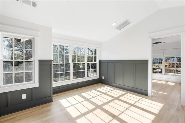 Building Photo - 636 Kennesaw Ave NE