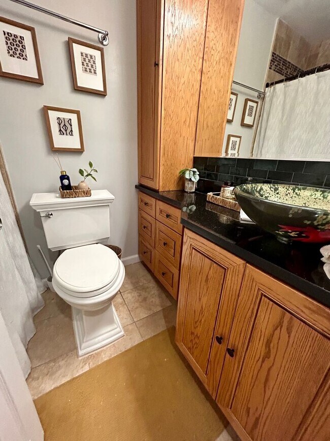 Building Photo - Beautiful Dupont 1Br w/ Historic Charm, 97 Walkscore!