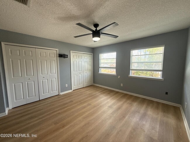 Building Photo - 1819 Lago Del Sur Drive