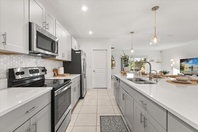 Building Photo - 375 Pink Ibis Bnd