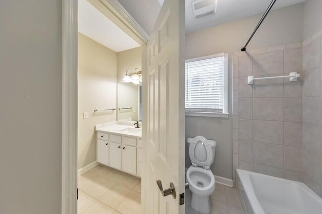 Building Photo - 11180 W Rd