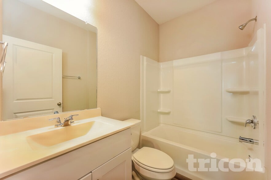 Building Photo - 7447 Boa Holw