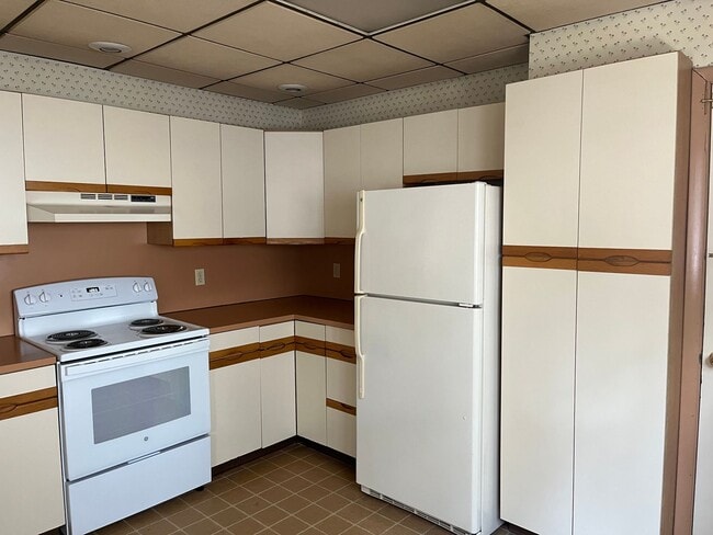 Building Photo - 940 Woodlawn St