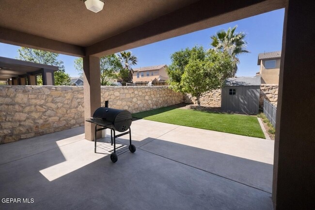 Building Photo - 5525 Jim Castaneda Dr