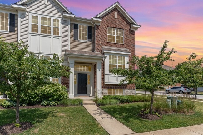 Primary Photo - Gorgeous 3 Bed Townhome in Orland Park