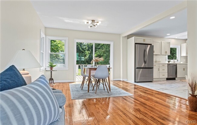 Building Photo - 202 Fairway Dr