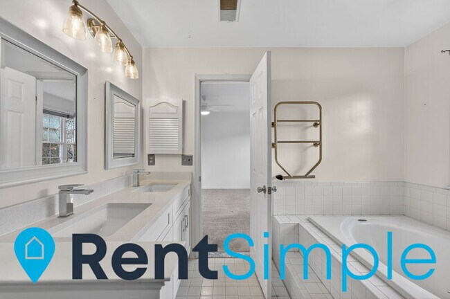 Building Photo - 13136 Ashnut Ln