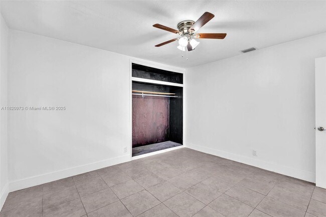Building Photo - 1515-1517 NW 8th Ave