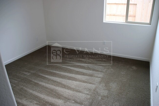 Building Photo - Beautiful Home for rent in Visalia, Ca