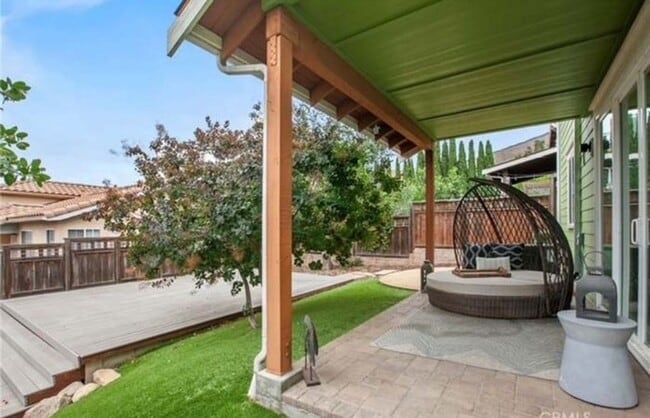 Building Photo - Charming 3 bed/2.5 Bath Home with Office