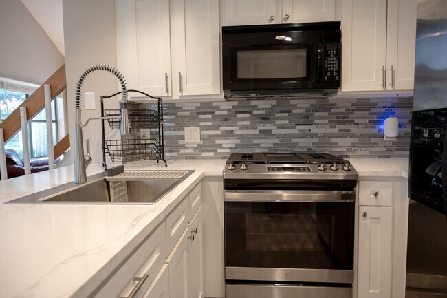 Building Photo - 1482 Gemini St