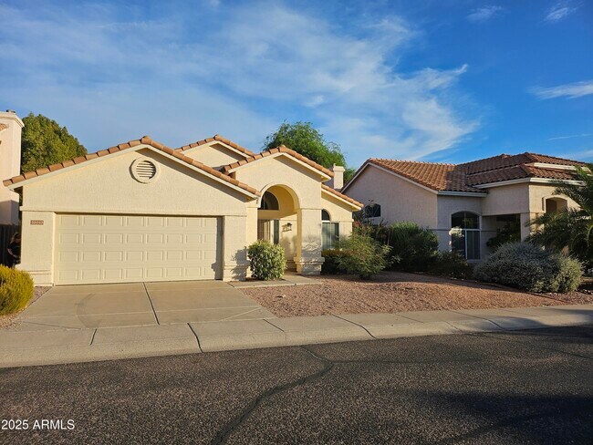 Primary Photo - 10043 E Gray Rd