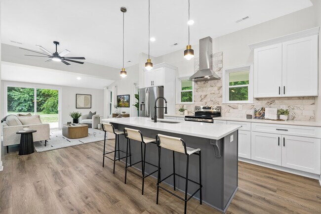 Building Photo - 316 W 14th St