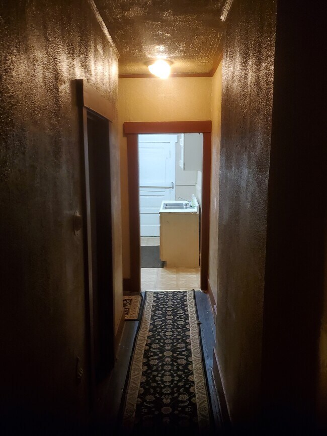 Building Photo - 5002 Maplewood St