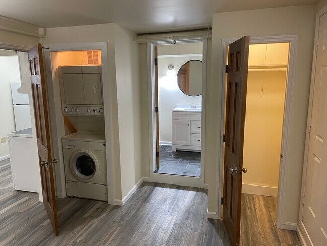 Building Photo - 224 Mill St