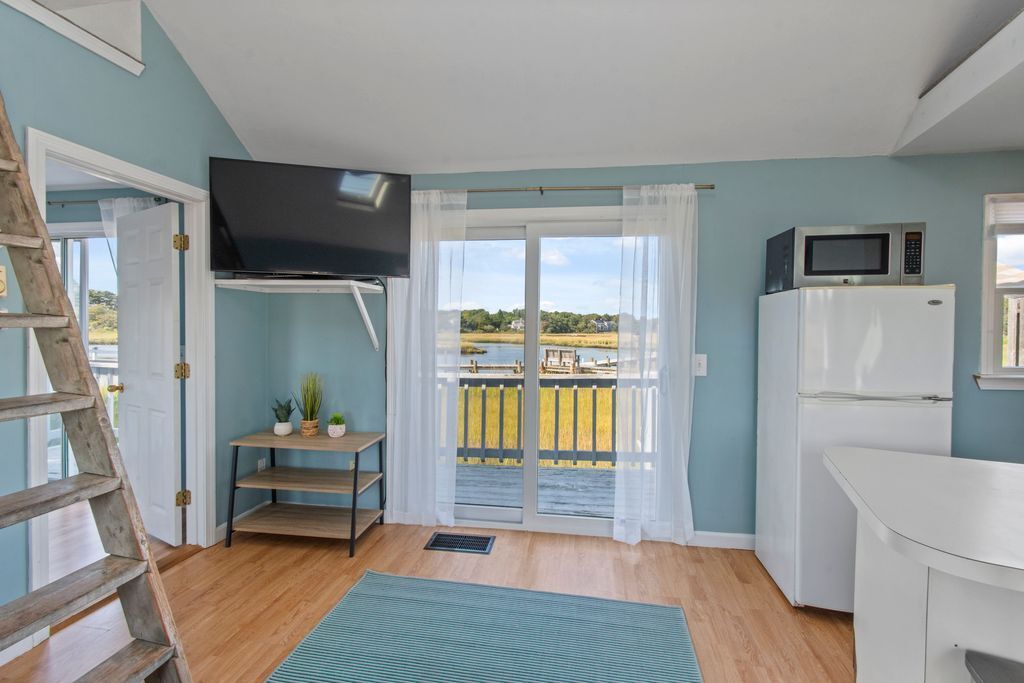 Building Photo - 12 Lower County Rd