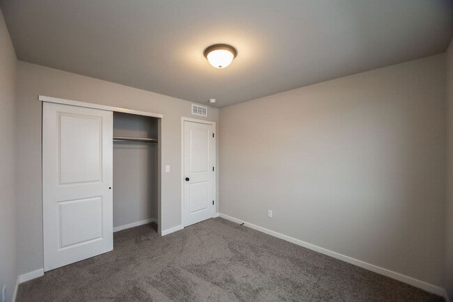 Building Photo - Beautiful Home in Mosaic Neighborhood