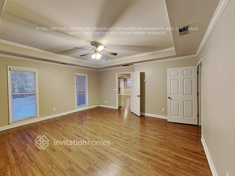 Building Photo - 960 Hunterhill Dr