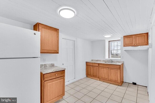 Building Photo - 58 Irish Ln