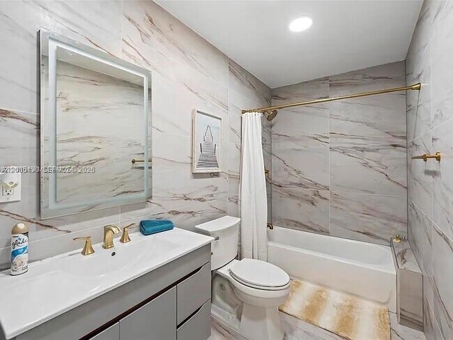 Building Photo - 2219 N 35th Ave