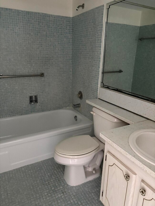 Building Photo - 374 Camden P