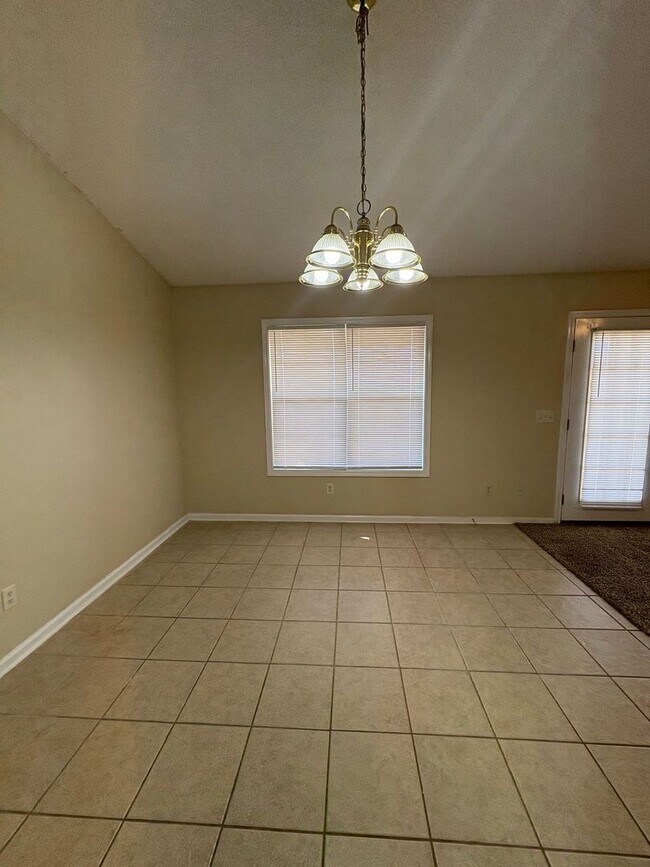 Building Photo - 3102 Achey Dr