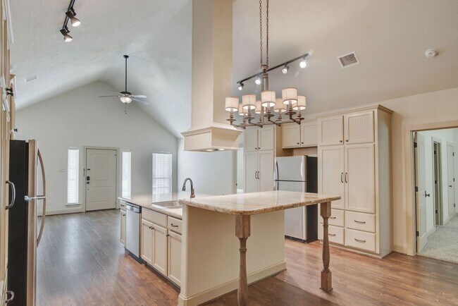 Building Photo - Currently occupied until July 31, 2026