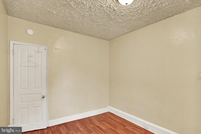 Building Photo - 234 W Douglass St