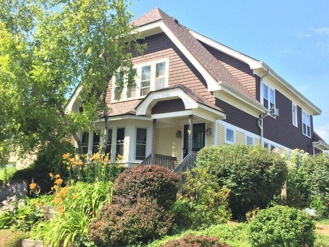 Building Photo - 3151 S Mabbett Ave