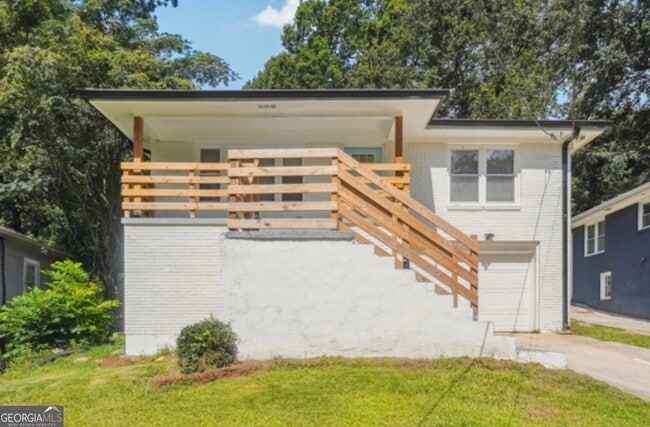 Primary Photo - 267 Barfield Ave SW