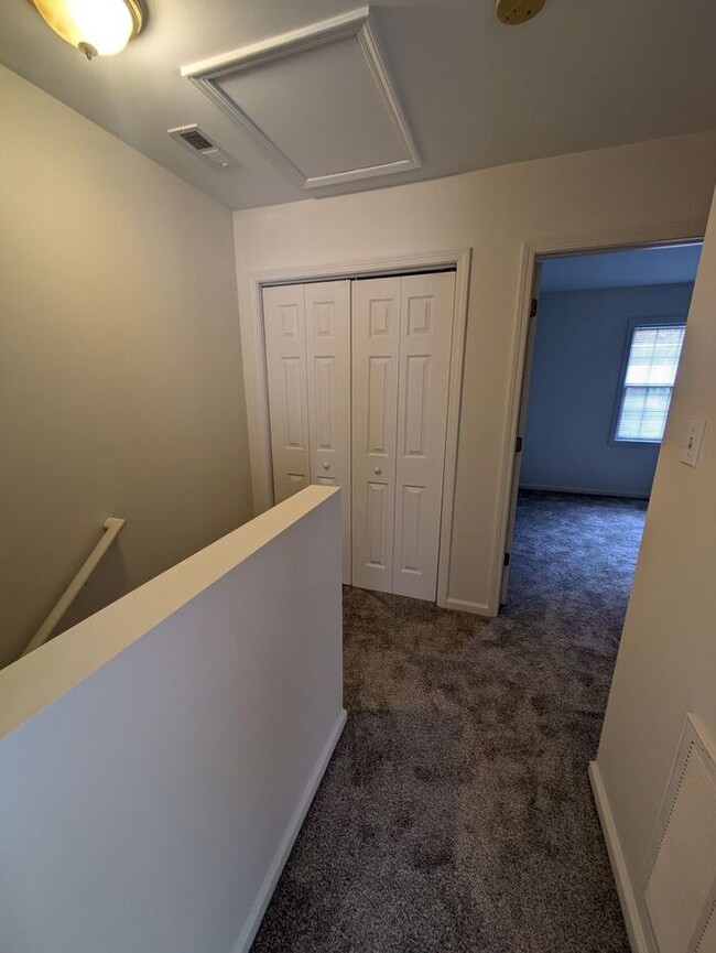 Building Photo - 2BD/2.5BA Unit at Water Oaks in Hickory