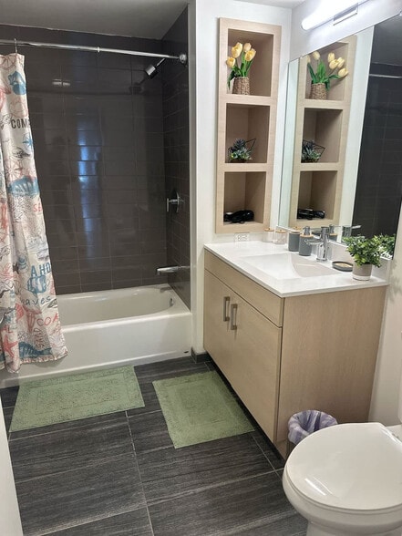 Building Photo - 677-679 Washington Street-SI ID1252103P