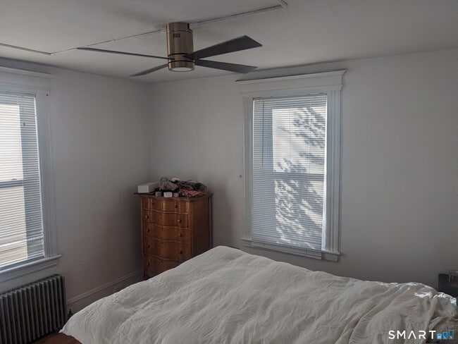 Building Photo - 2870 Fairfield Ave