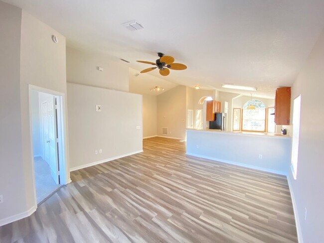 Building Photo - 132 Rose Hill Trail