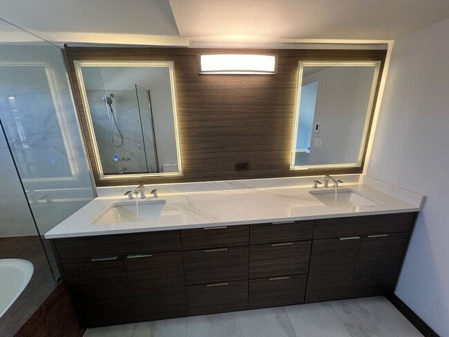 Building Photo - 220 N Graylynn Dr