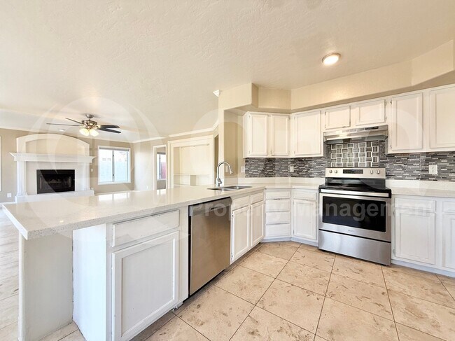 Building Photo - 877 W Shellfish Dr