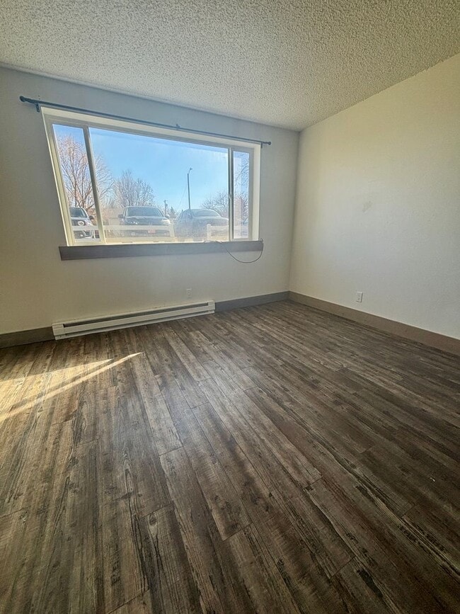 Building Photo - 413 N Cherry St