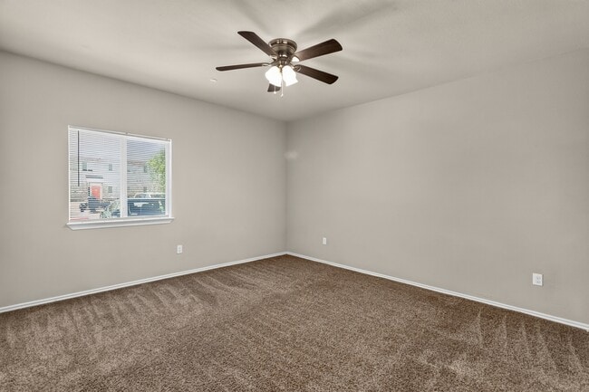 Building Photo - 516 E Hazelwood St