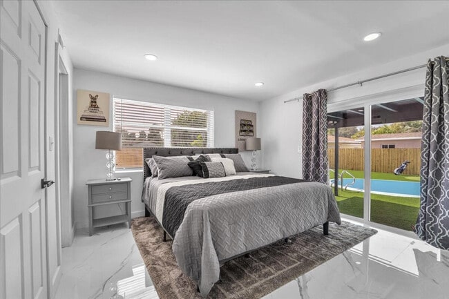 Building Photo - 1208 N 25th Ave