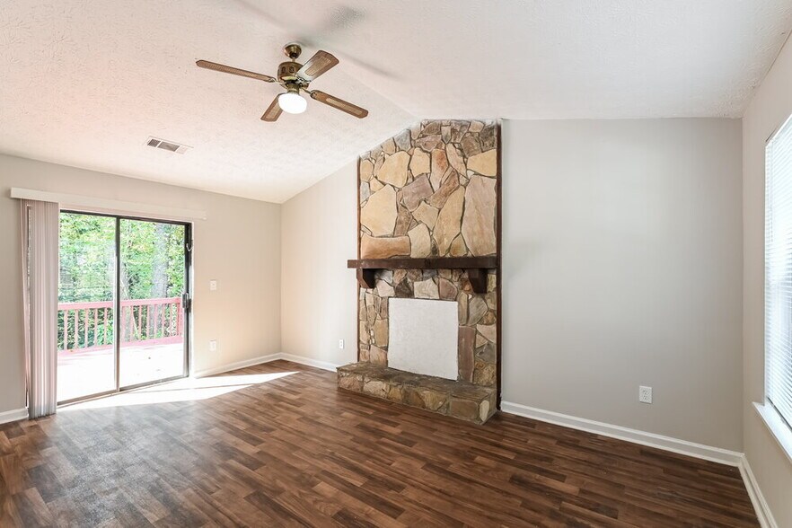 Building Photo - 806 Durham Crossing