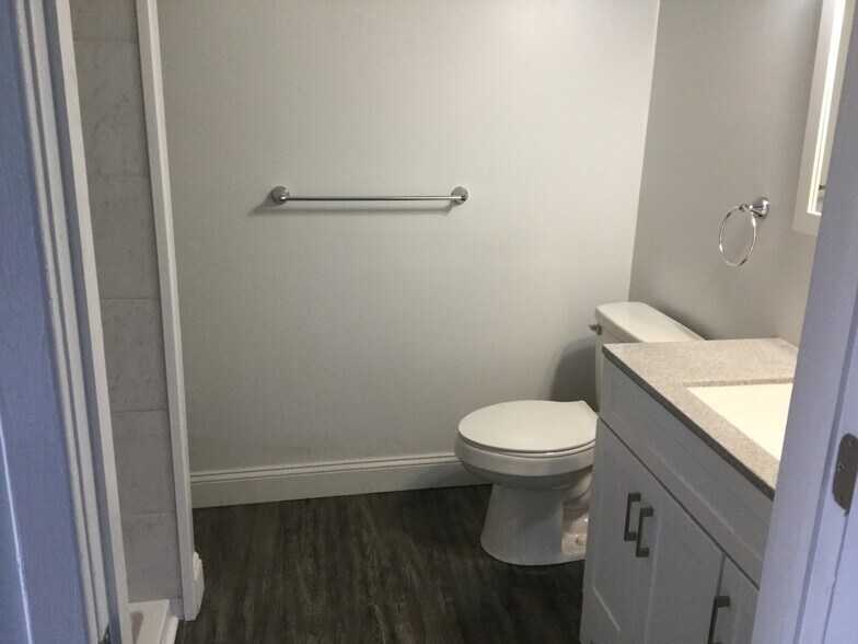 Building Photo - 277 Spruce St