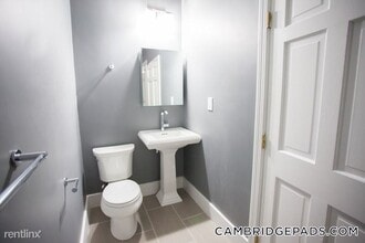 Building Photo - 173 Rindge Ave