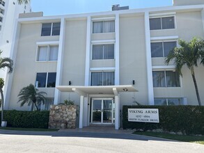 Building Photo - 1601 S Flagler Dr