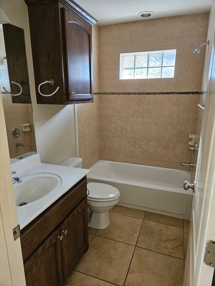 Building Photo - 1905 Horsetail Falls