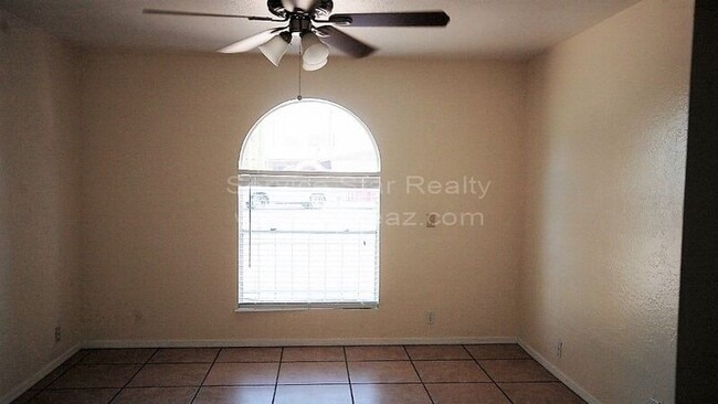 Building Photo - 3812 W Loma Ln