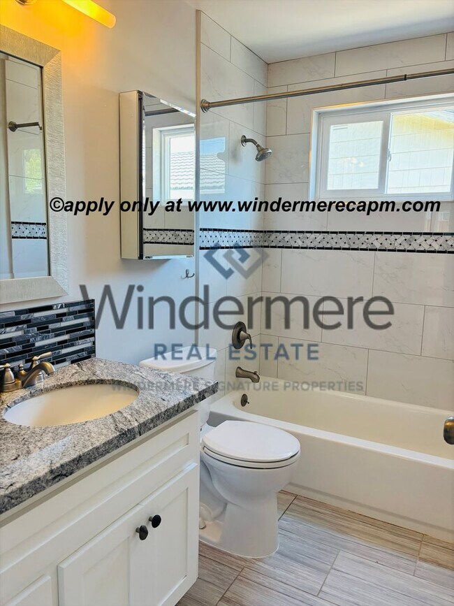 Building Photo - Beautiful 3BD/ 2BA Arden Arcade Home with Spacious Yard In Highly Desirable Location!