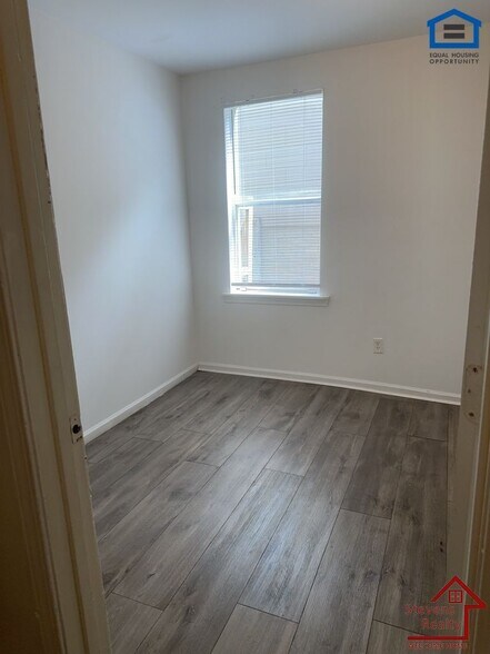 Building Photo - 4324 Grand Ave