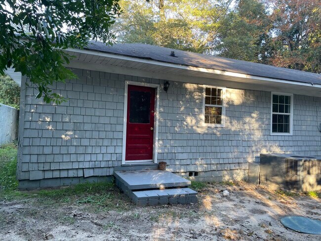 Building Photo - 847 Westover Dr